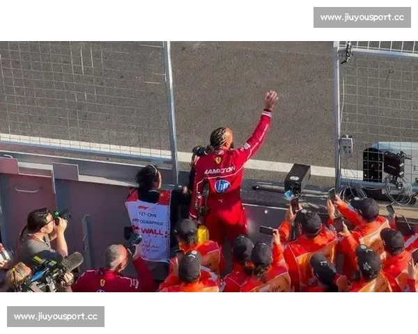 赛场上的王者,庆典上的巨星!F1冠军庆典,星光熠熠! 赛场上的王者,庆典上的巨星!F1冠军庆典,星光熠熠!